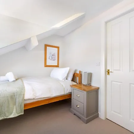 Holiday home 5 Bed In Oc-lr078 *