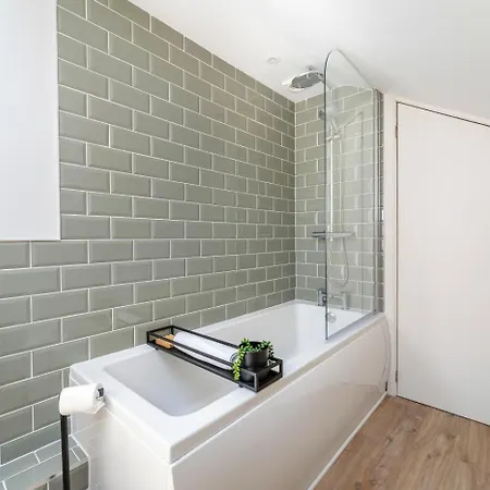 5 Bed In Oc-lr078