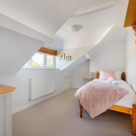 Holiday home 5 Bed In Oc-lr078 *